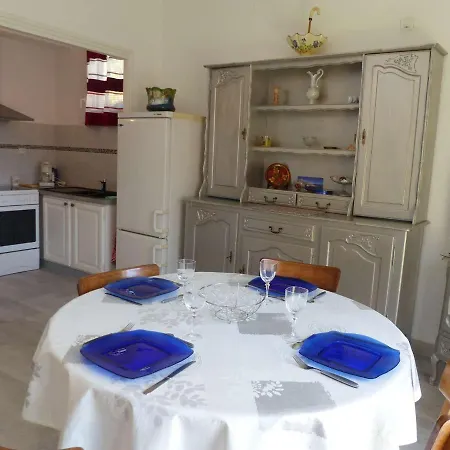 Climatise Au Centre Du Lavandou, 3 Avec Balcon, Proche Commodites - Fr-1-308-157 Apartment