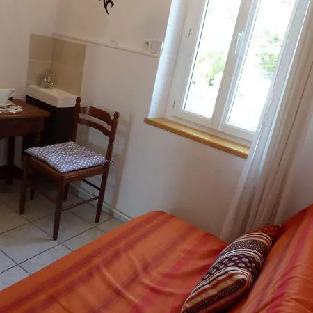 Climatise Au Centre Du Lavandou, 3 Avec Balcon, Proche Commodites - Fr-1-308-157 Apartment